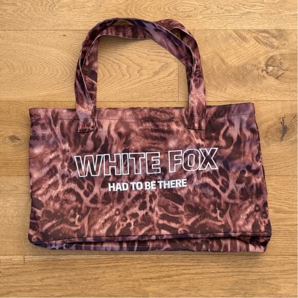White Fox Boutique - Had To Be There Tote Bag in Brown - Picture 1 of 2